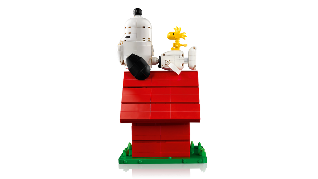 LEGO Ideas Peanuts: Snoopy's Doghouse Set 21368