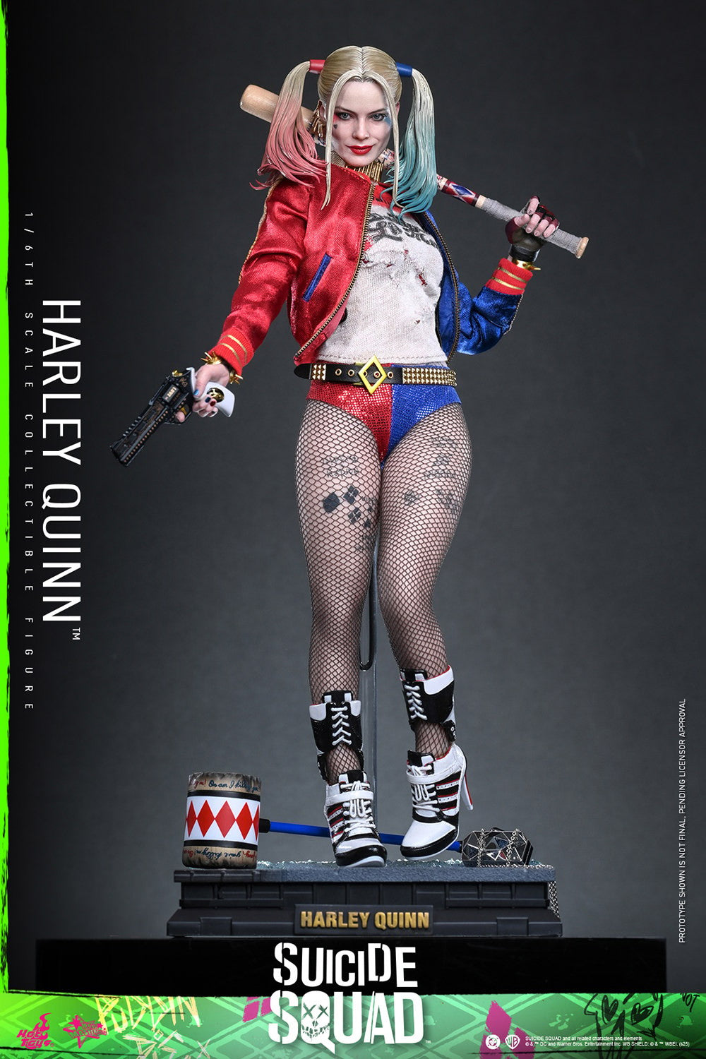 Harley Quinn DC Sixth Scale Figure