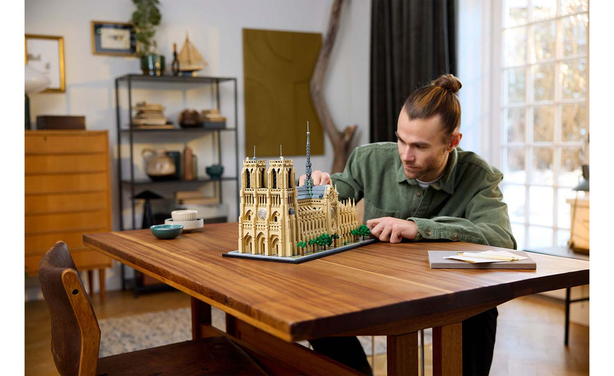 LEGO Architecture Notre-Dame de Paris Set 21061