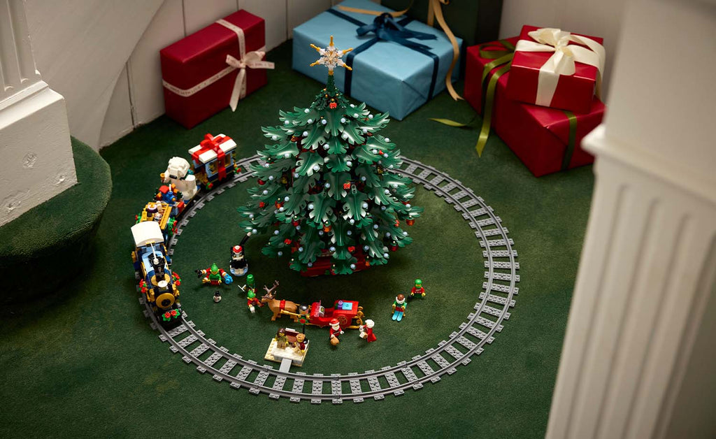 LEGO Iconic Family Christmas Tree Decoration Set 41843