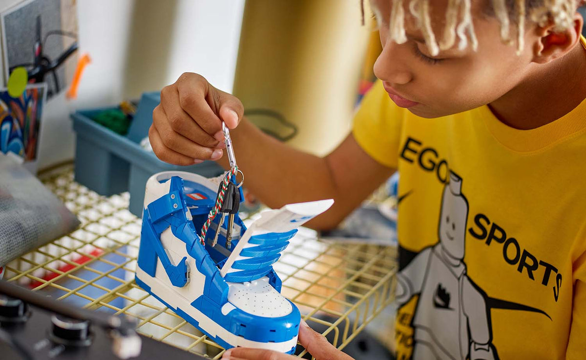 LEGO Iconic Nike Dunk Set 43008