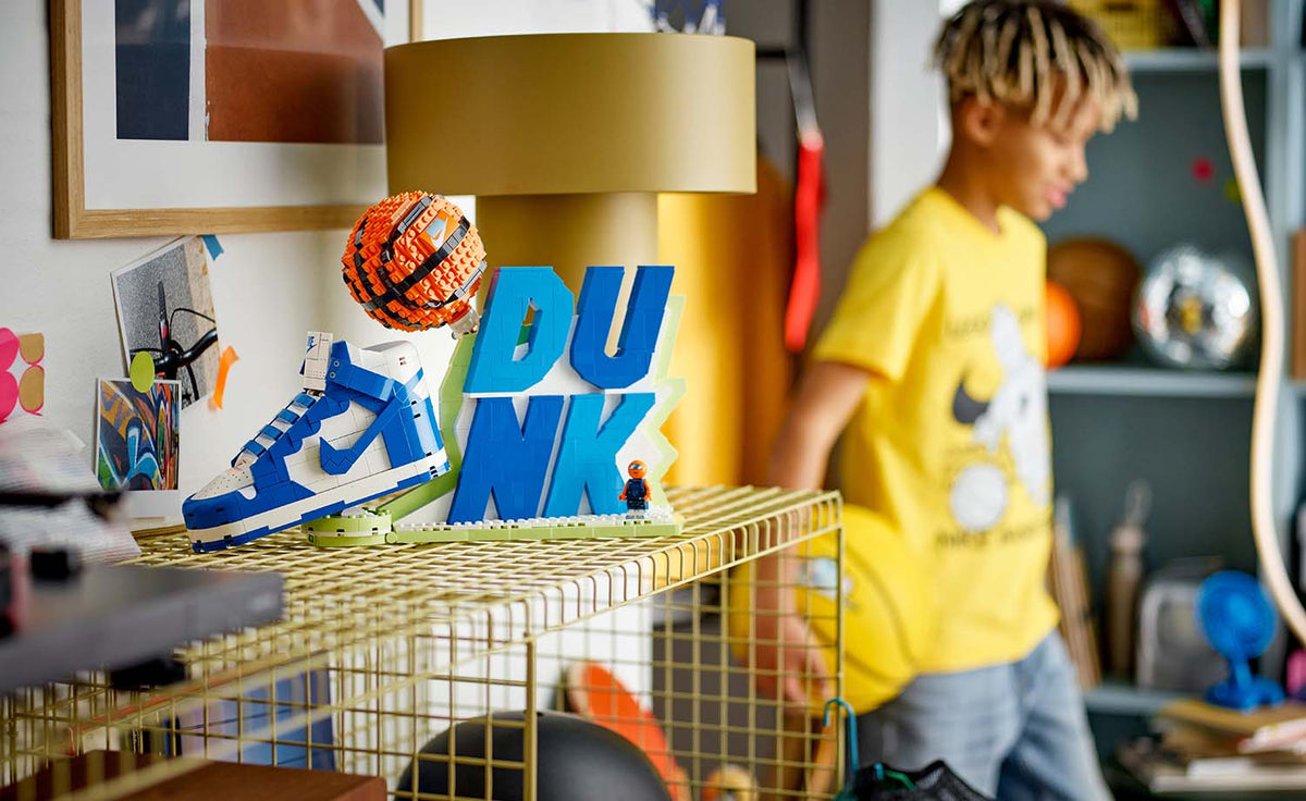LEGO Iconic Nike Dunk Set 43008