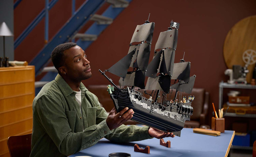 LEGO ICONS Captain Jack Sparrow's Pirate Ship Set 10365