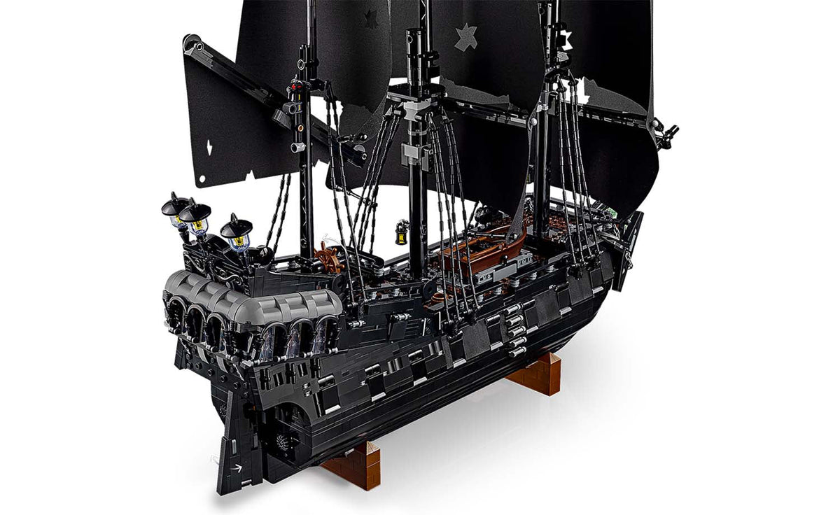 LEGO ICONS Captain Jack Sparrow's Pirate Ship Set 10365