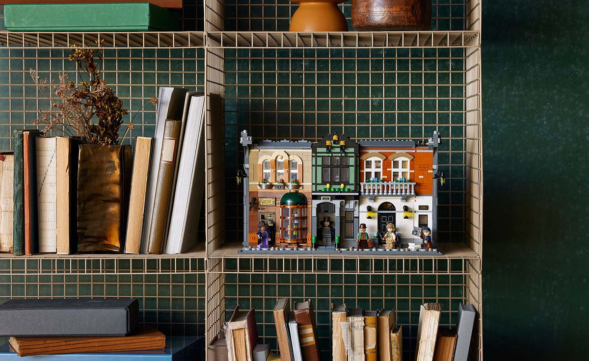 LEGO ICONS Sherlock Holmes: Book Nook Set 10351