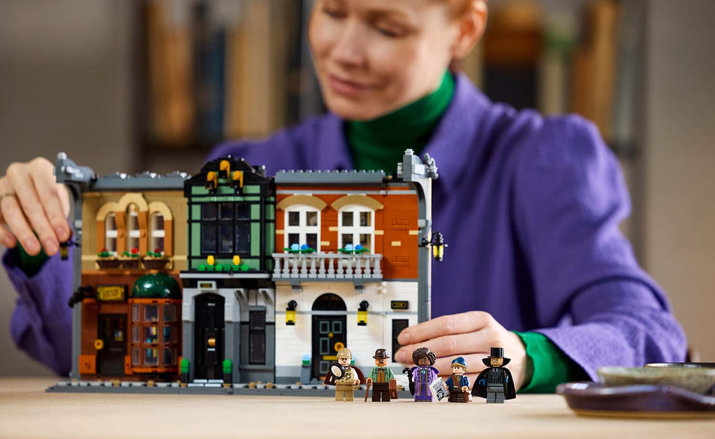 LEGO ICONS Sherlock Holmes: Book Nook Set 10351