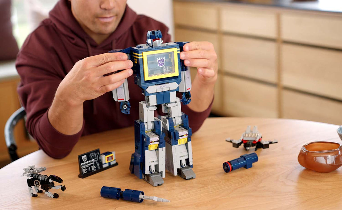 LEGO ICONS Transformers: Soundwave Set 10358
