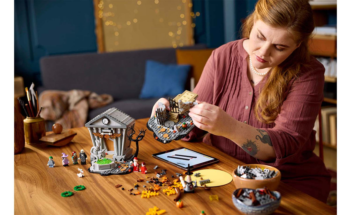 LEGO Ideas Disney Tim Burton's The Nightmare Before Christmas Set 21351