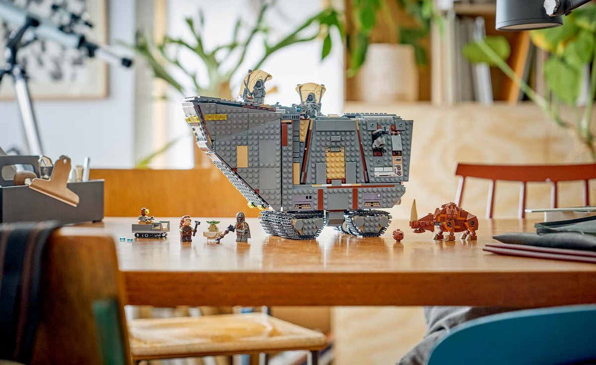 LEGO Star Wars Offworld Sandcrawler and Mudhorn Set 75453