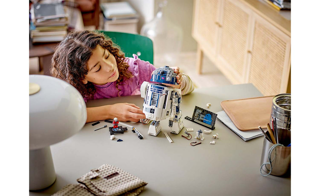 LEGO Star Wars R2-D2 Set 75379