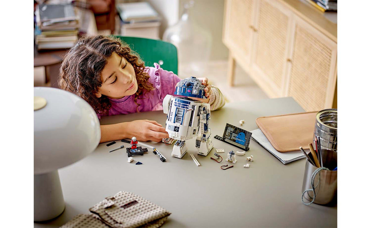 LEGO Star Wars R2-D2 Set 75379