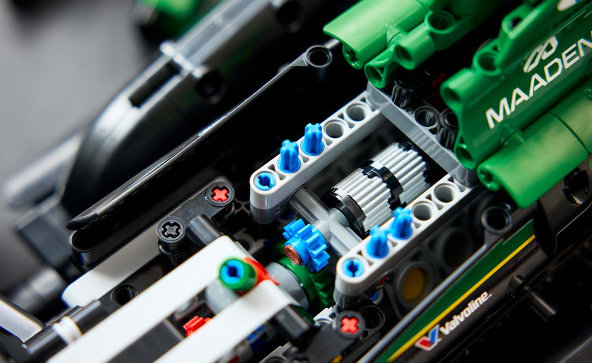 LEGO Technic Aston Martin Aramco AMR25 F1 Car Set 42240